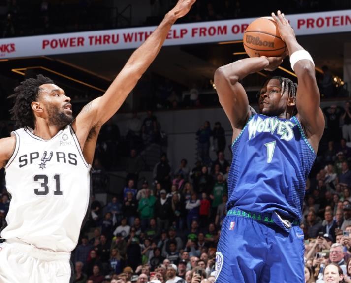  爱德华兹三分火力全开，森林狼大胜雷霆巩固西部地位