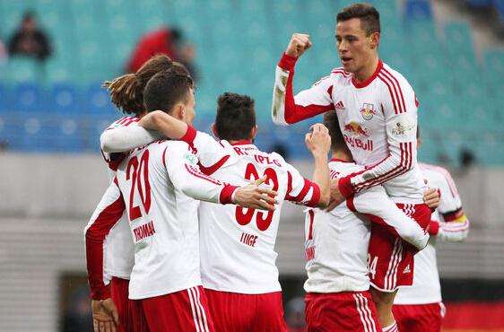  多特蒙德青春阵容刮起德甲青春旋风